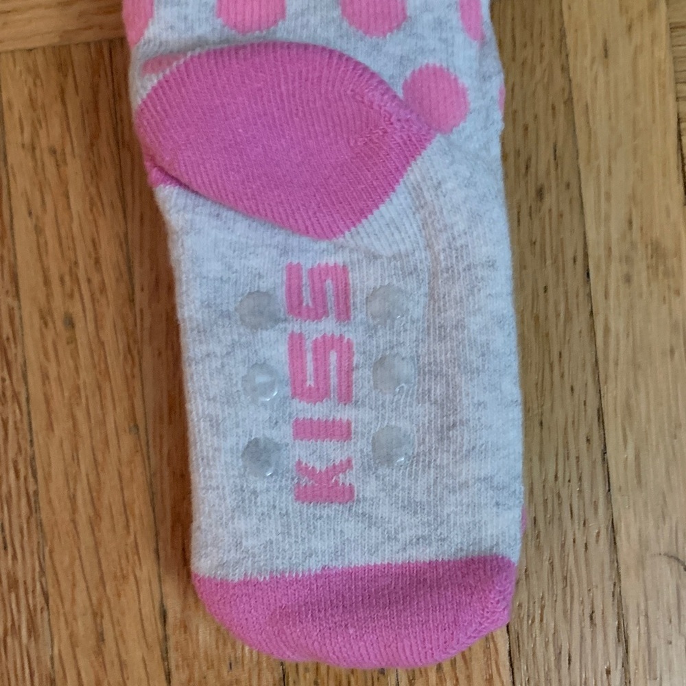 Arthur George Non-Slip Socks Sizes 2-4T “Kiss Me” - Picture 3 of 7
